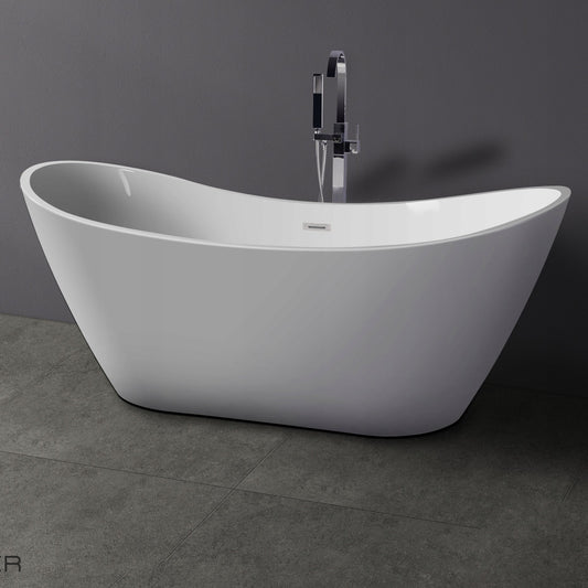 White freestanding bathtub against a gray wall with 'Braider' branding.